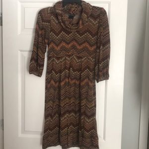 Dress- high waisted, big neck